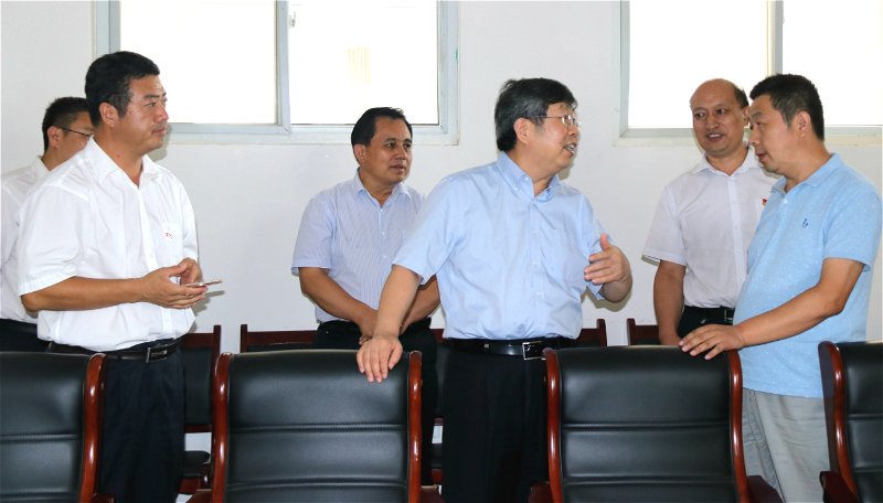 河南省政協(xié)副主席、鄭州大學校長劉烔天到河南科海廷機械有限公司政協(xié)之家調研指導工作